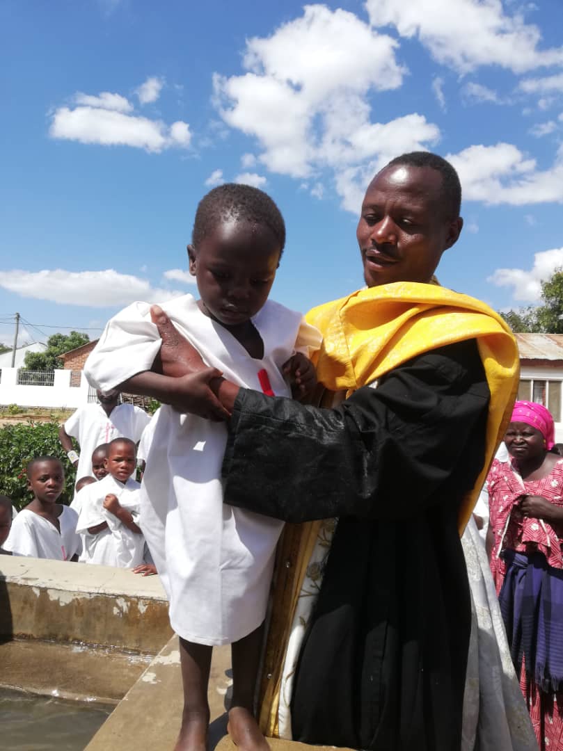 114 botezuri în cadrul Centrului Misionar din Kidamali