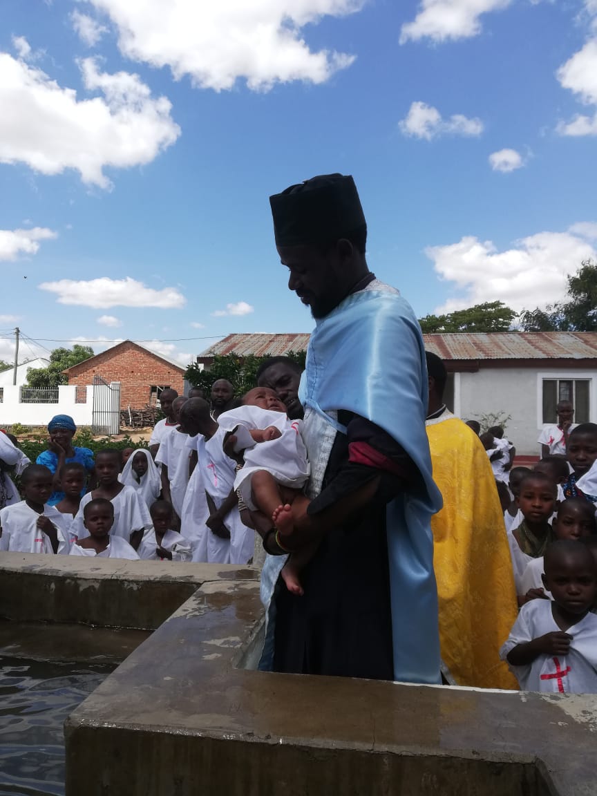 114 botezuri în cadrul Centrului Misionar din Kidamali