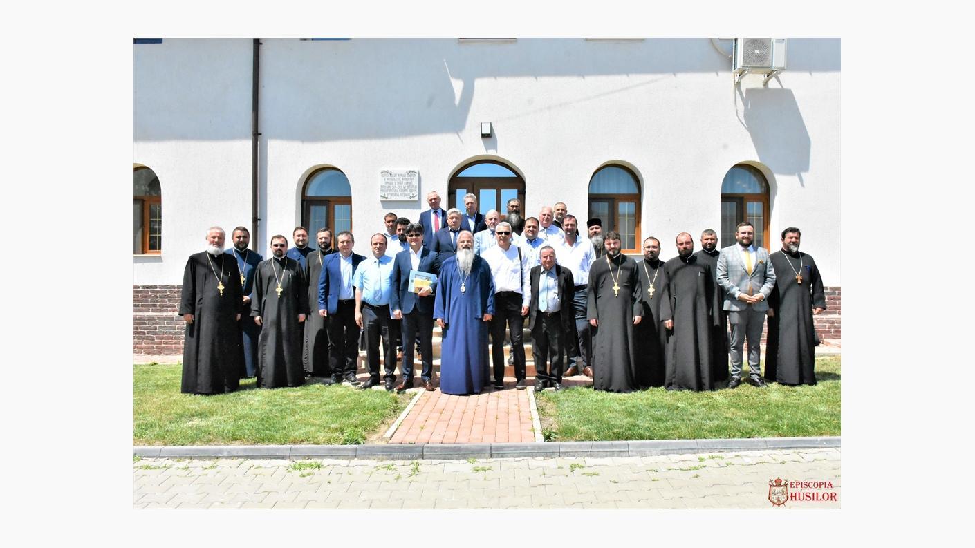 Ședința de constituire a noii Adunări Eparhiale a Episcopiei Hușilor