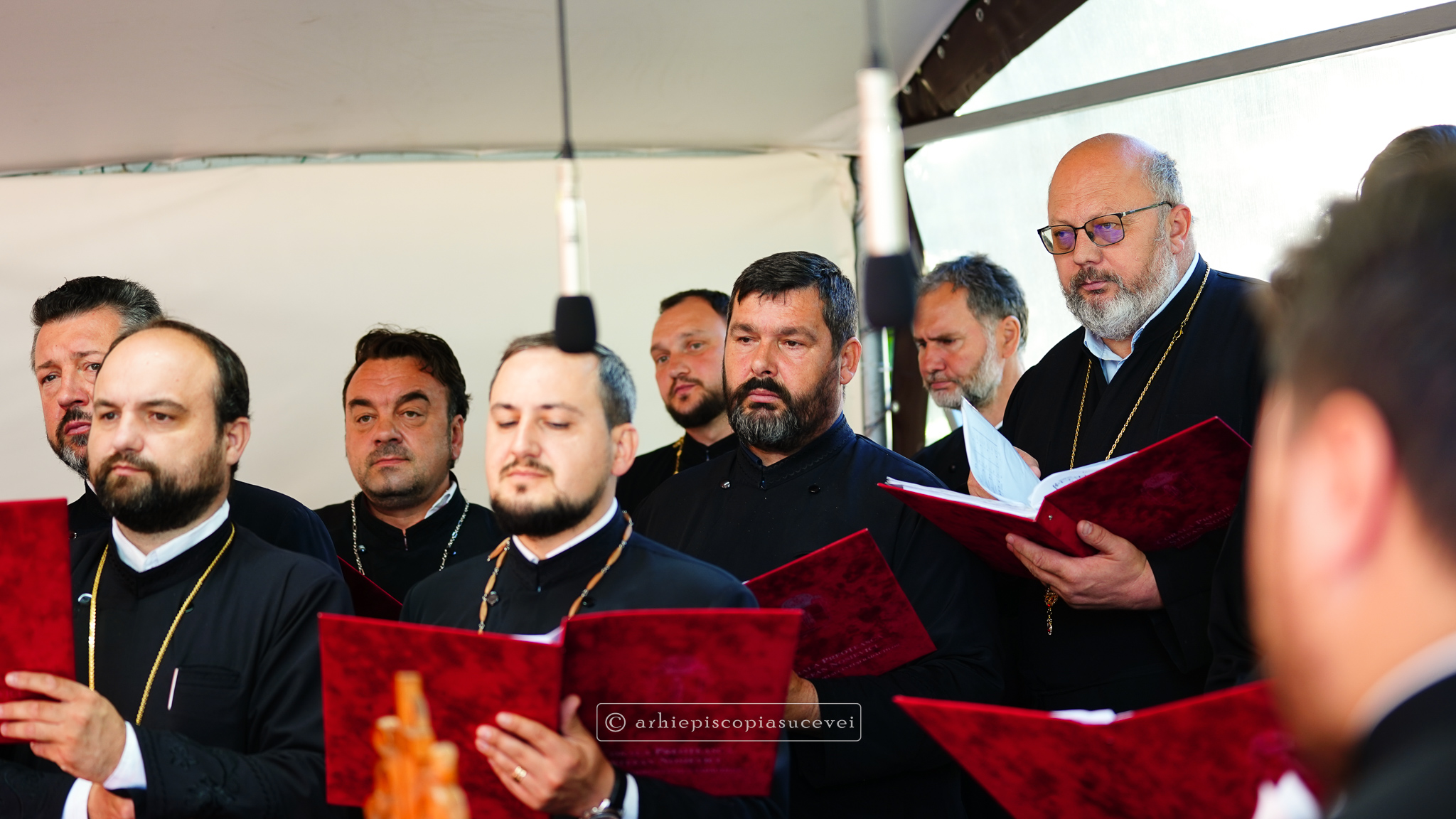 PS Părinte Andrei, către pelerinii Sfântului Ioan cel Nou: „Cine ne adună pe noi, dacă nu dragostea față de Dumnezeu și față de oameni?”