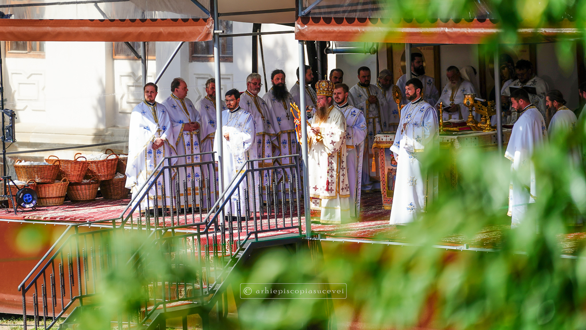 PS Părinte Andrei, către pelerinii Sfântului Ioan cel Nou: „Cine ne adună pe noi, dacă nu dragostea față de Dumnezeu și față de oameni?”