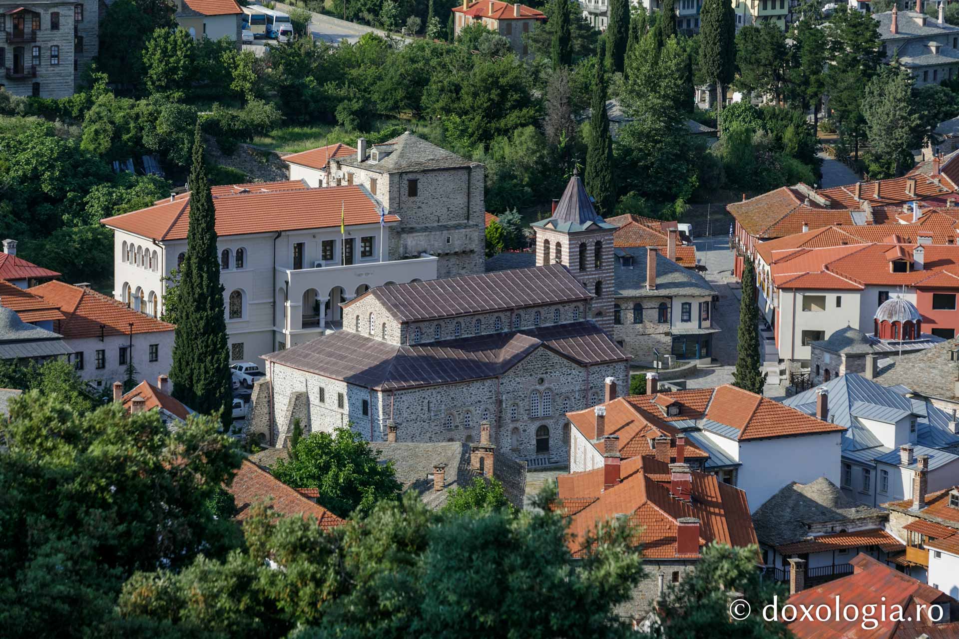 Biserica Protaton ‒ vedere dinspre sud-vest / Foto: Pr. Silviu Cluci Biserica Protaton ‒ Athos