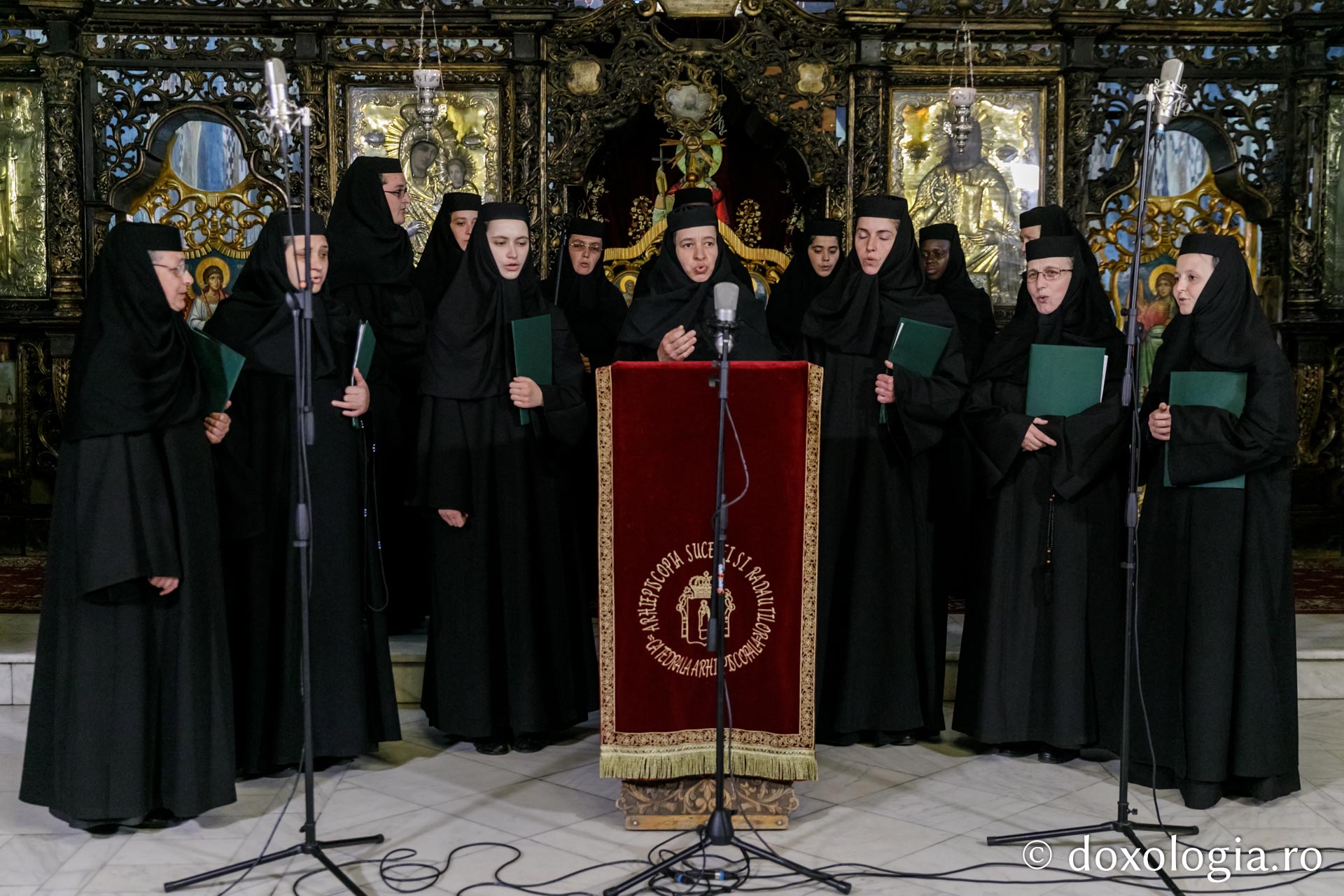 Cântări vechi de veacuri, interpretate în cadrul unui concert de muzică psaltică închinat Sfântului Ioan cel Nou #HramSuceava2022