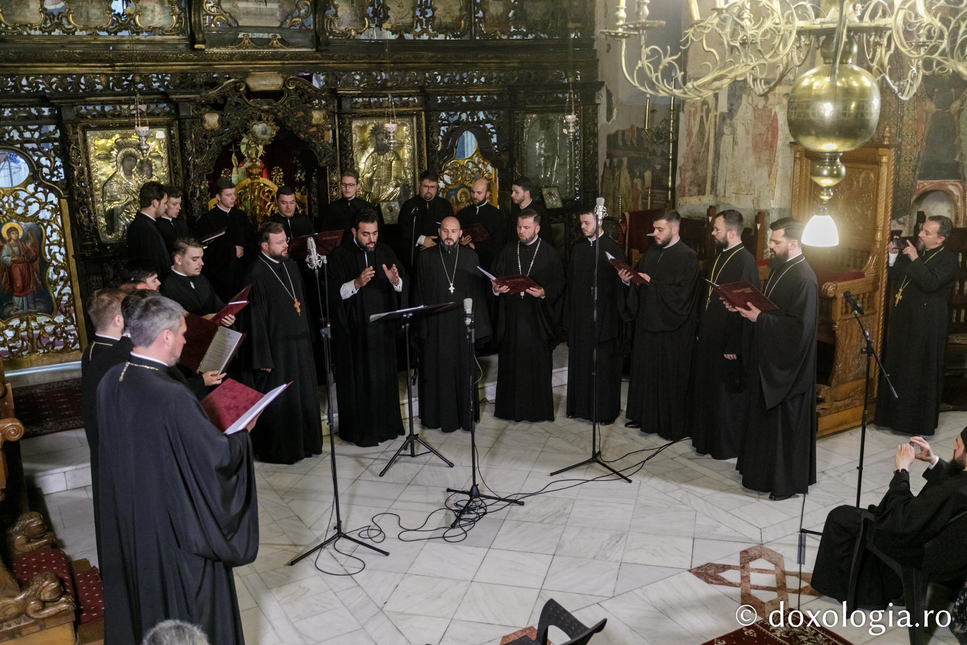 Cântări vechi de veacuri, interpretate în cadrul unui concert de muzică psaltică închinat Sfântului Ioan cel Nou #HramSuceava2022
