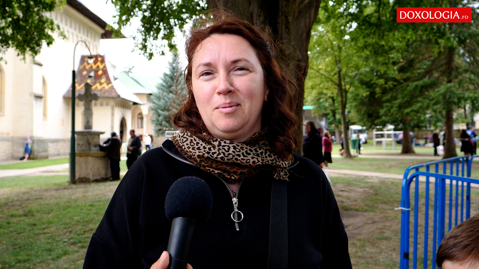 (Video) Din generație în generație, cu dragoste la racla Sfântului Ioan cel Nou #HramSuceava2022