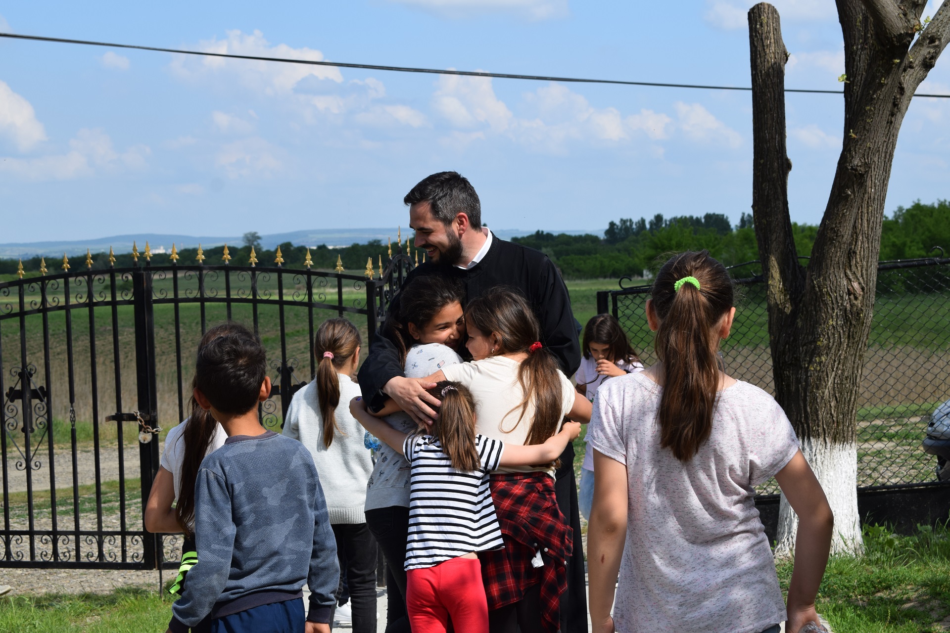 Să dăm aripi copilăriei prin joacă, joc și bucurie!