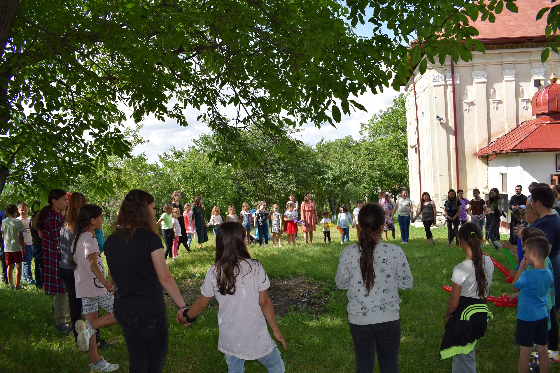 Să dăm aripi copilăriei prin joacă, joc și bucurie!