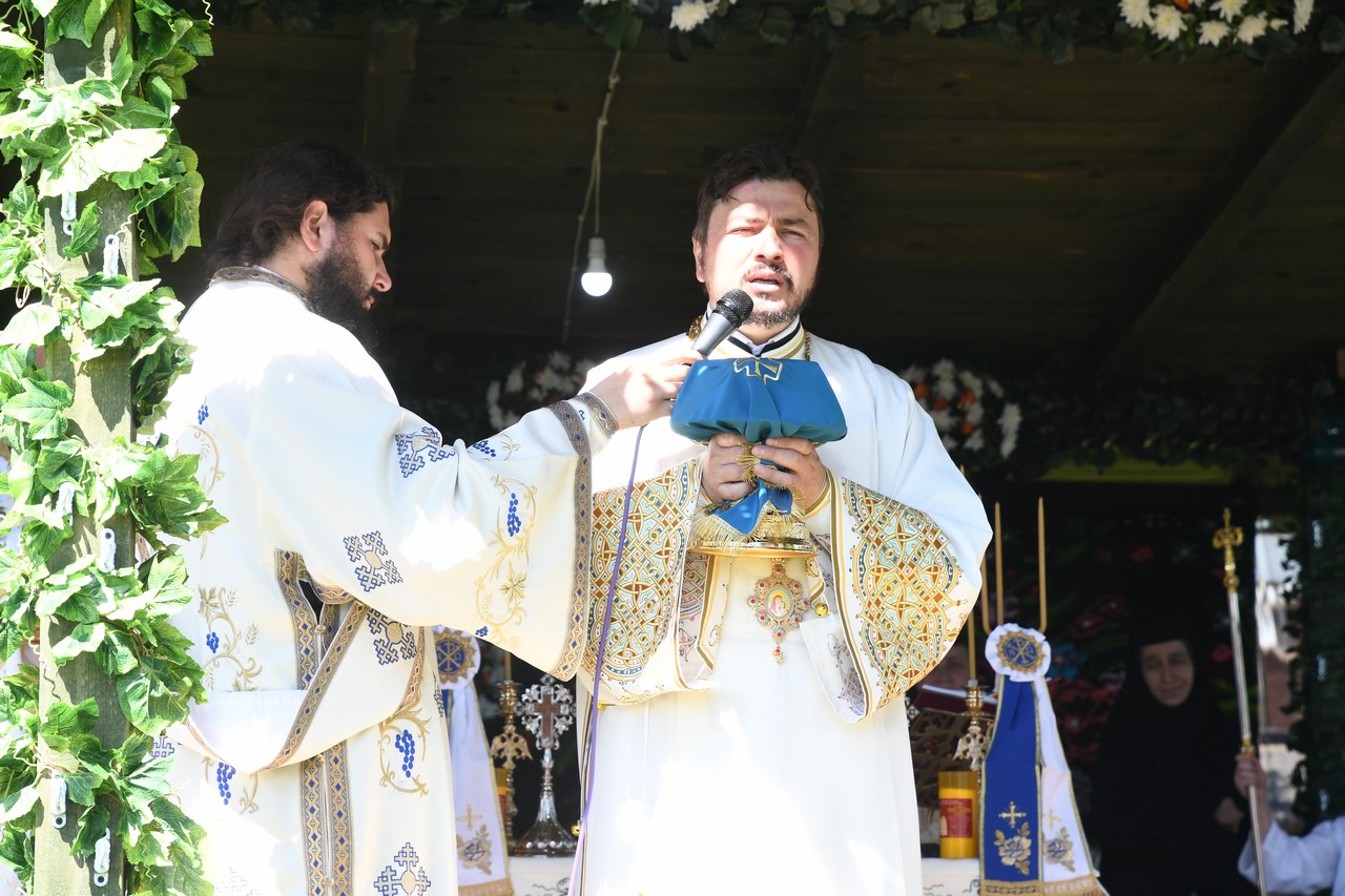 Liturghie arhierească la serbarea celui de-al doilea hram al Mănăstirii Humor