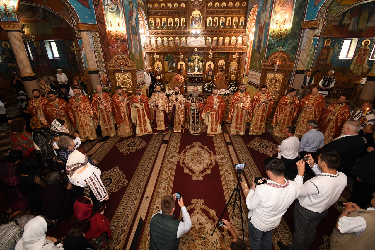 Catedrala oraşului Gura Humorului şi-a serbat al doilea hram