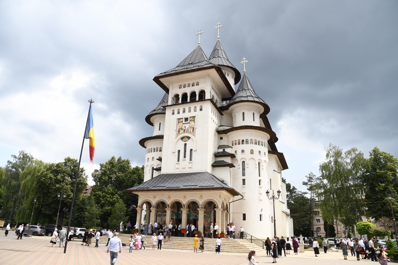 Catedrala oraşului Gura Humorului şi-a serbat al doilea hram