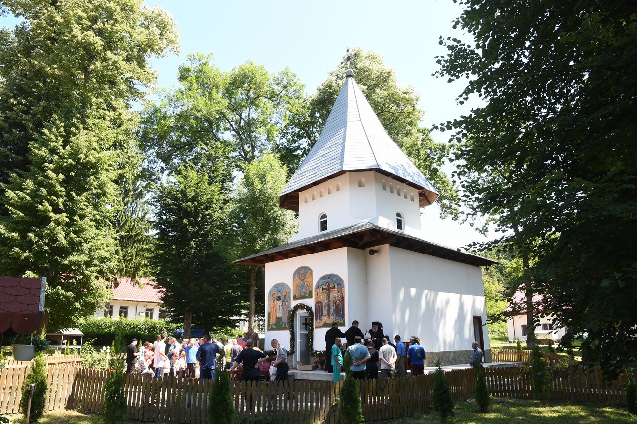 Spitalul de Psihiatrie şi pentru Măsuri de Siguranţă Pădureni – Grajduri şi-a cinstit ocrotitorii