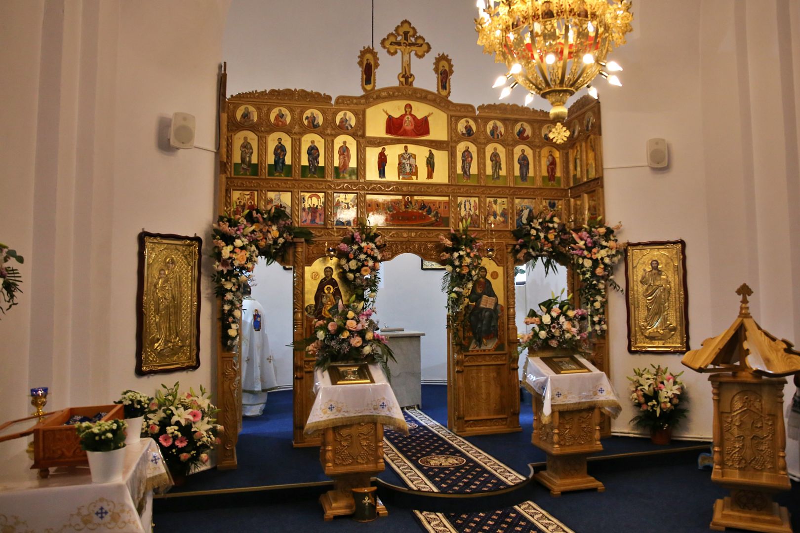 Un locaș închinat Sfintei Parascheva și Sfinților Arhangheli a fost târnosit de Mitropolitul Moldovei și Bucovinei