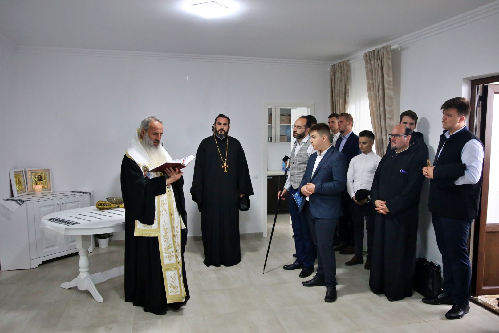 Un locaș închinat Sfintei Parascheva și Sfinților Arhangheli a fost târnosit de Mitropolitul Moldovei și Bucovinei