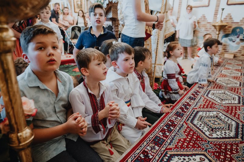 Târnosirea altarului bisericii românești din Monfalcone – Italia Târnosirea altarului bisericii românești din Monfalcone – Italia