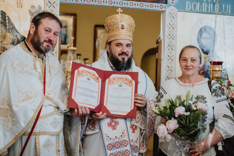 Târnosirea altarului bisericii românești din Monfalcone – Italia Târnosirea altarului bisericii românești din Monfalcone – Italia