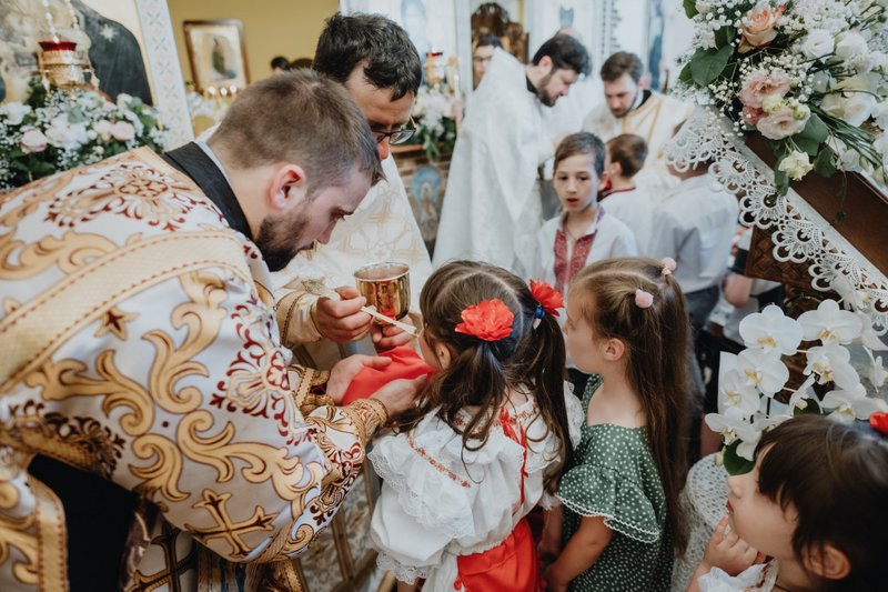 Târnosirea altarului bisericii românești din Monfalcone – Italia Târnosirea altarului bisericii românești din Monfalcone – Italia