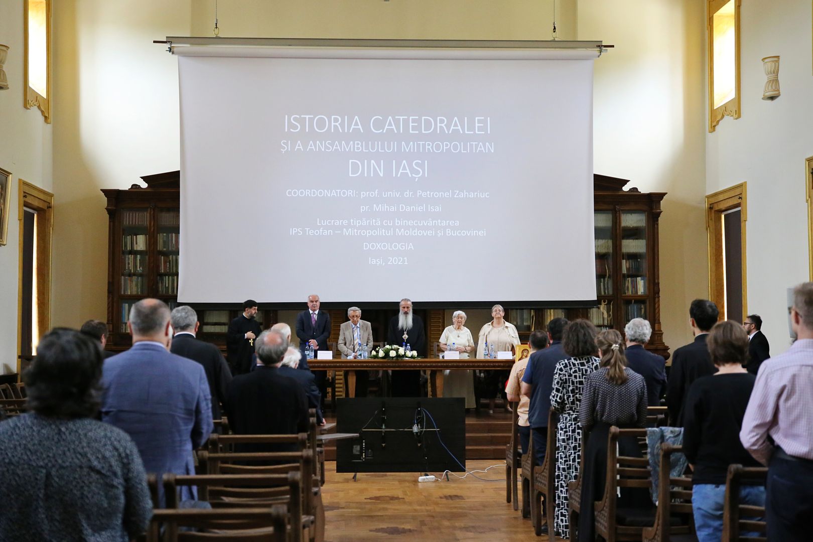 Inedit: un volum dedicat istoriei Catedralei Mitropolitane a fost prezentat la Iași