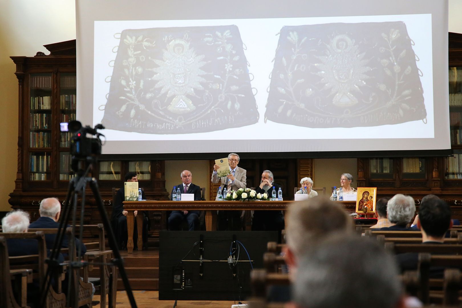 (Video) Lansare de carte: „Istoria Catedralei și a Ansamblului Mitropolitan din Iași”