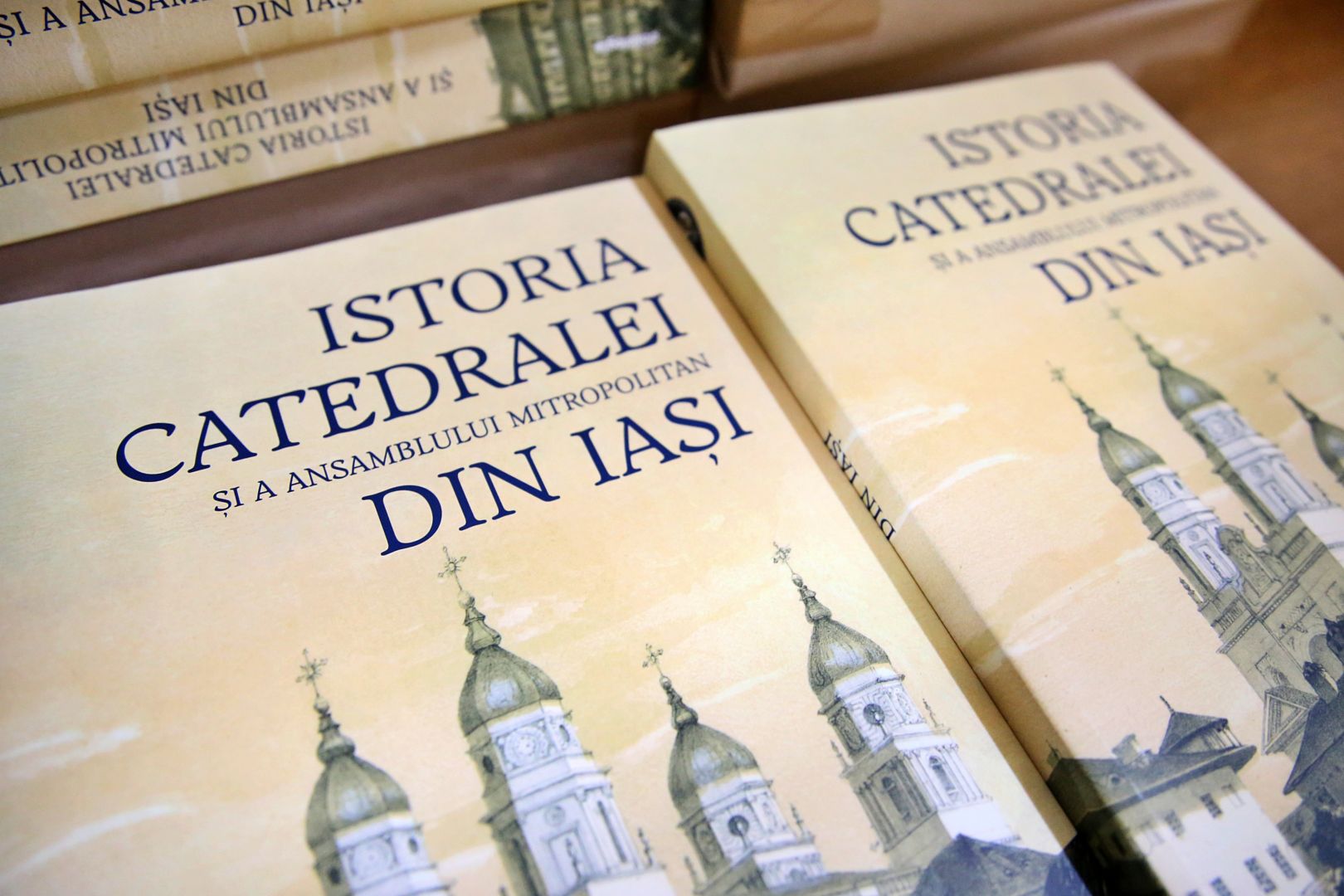 Inedit: un volum dedicat istoriei Catedralei Mitropolitane a fost prezentat la Iași