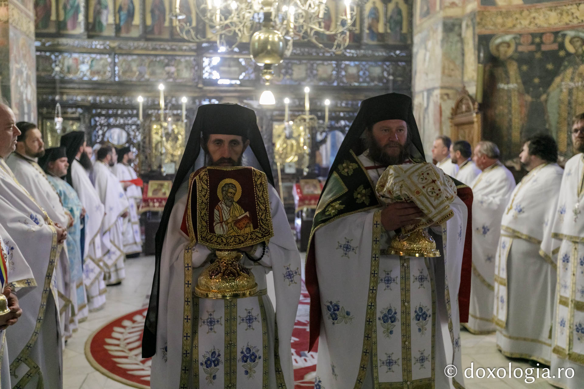 PS Părinte Andrei, către pelerinii Sfântului Ioan cel Nou: „Cine ne adună pe noi, dacă nu dragostea față de Dumnezeu și față de oameni?”