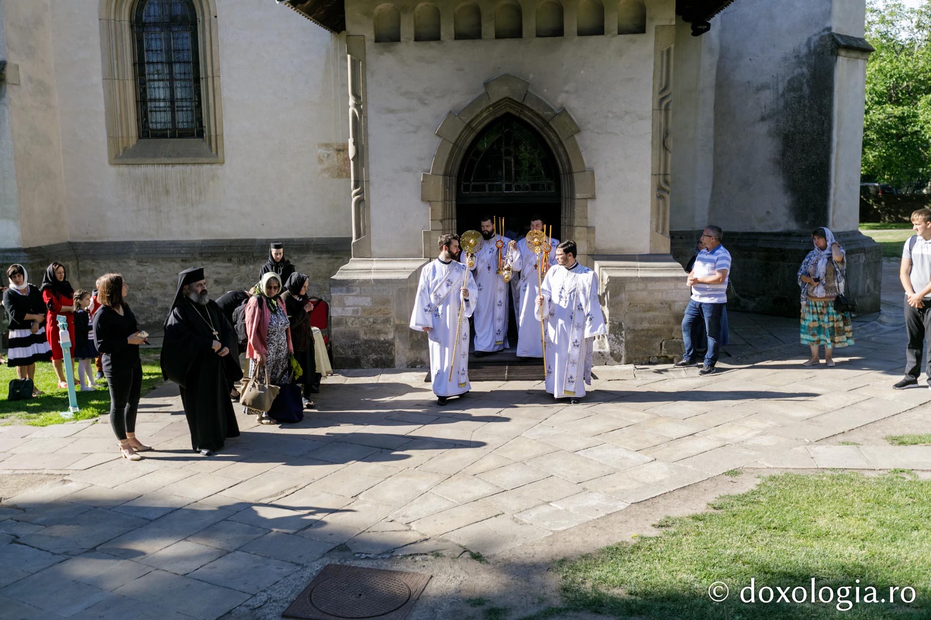 PS Părinte Andrei, către pelerinii Sfântului Ioan cel Nou: „Cine ne adună pe noi, dacă nu dragostea față de Dumnezeu și față de oameni?”