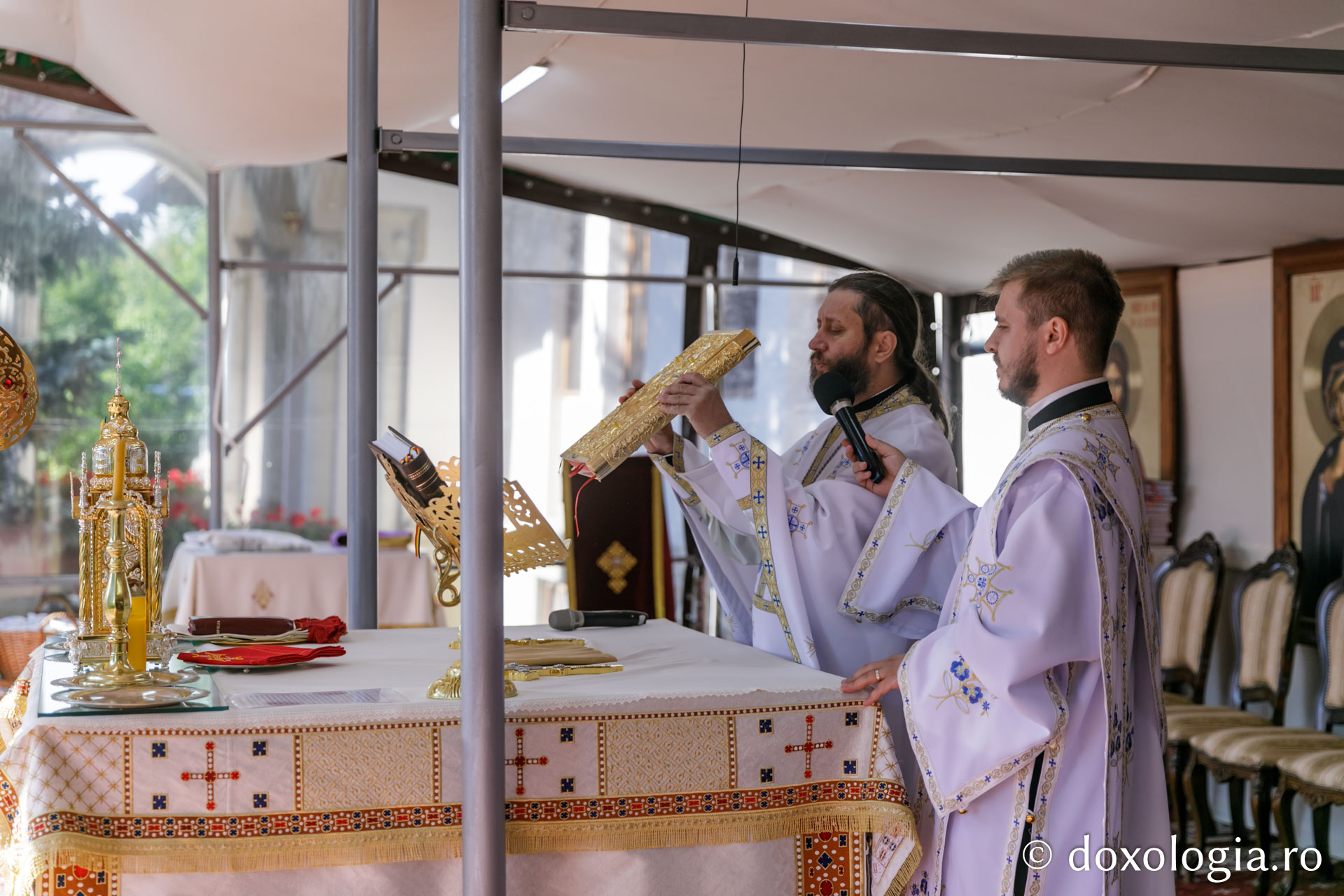 PS Părinte Andrei, către pelerinii Sfântului Ioan cel Nou: „Cine ne adună pe noi, dacă nu dragostea față de Dumnezeu și față de oameni?”