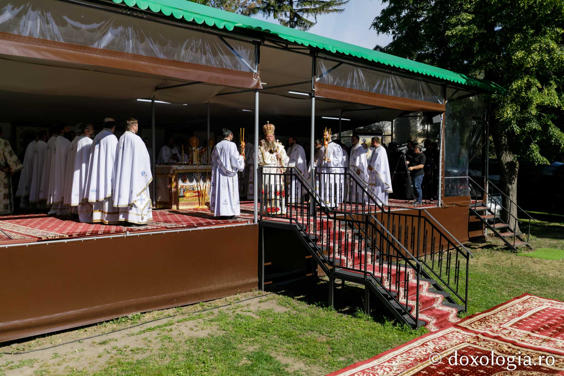 PS Părinte Andrei, către pelerinii Sfântului Ioan cel Nou: „Cine ne adună pe noi, dacă nu dragostea față de Dumnezeu și față de oameni?”