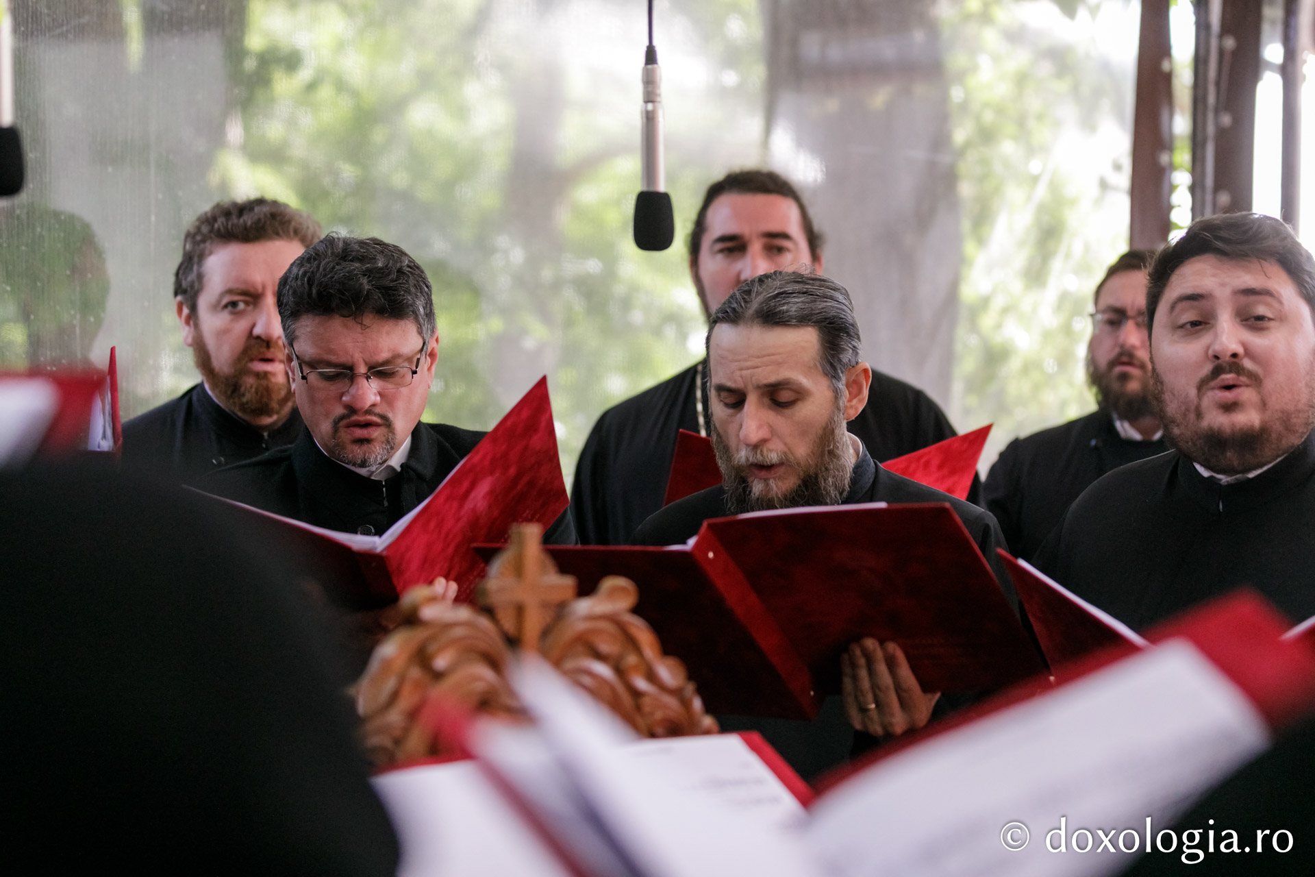 PS Părinte Andrei, către pelerinii Sfântului Ioan cel Nou: „Cine ne adună pe noi, dacă nu dragostea față de Dumnezeu și față de oameni?”