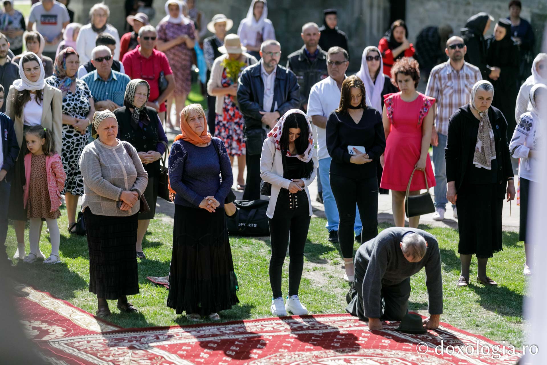 PS Părinte Andrei, către pelerinii Sfântului Ioan cel Nou: „Cine ne adună pe noi, dacă nu dragostea față de Dumnezeu și față de oameni?”