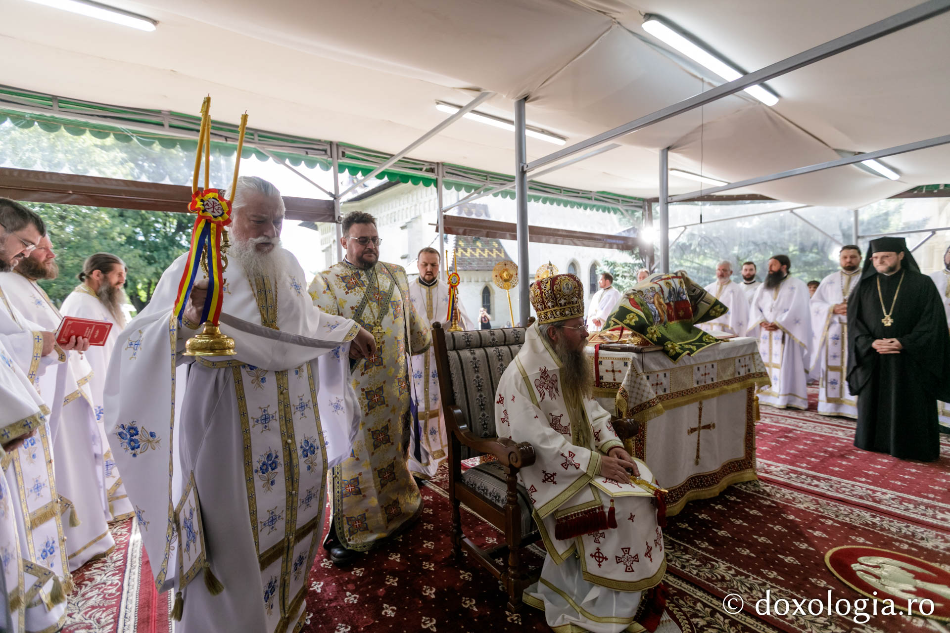 PS Părinte Andrei, către pelerinii Sfântului Ioan cel Nou: „Cine ne adună pe noi, dacă nu dragostea față de Dumnezeu și față de oameni?”