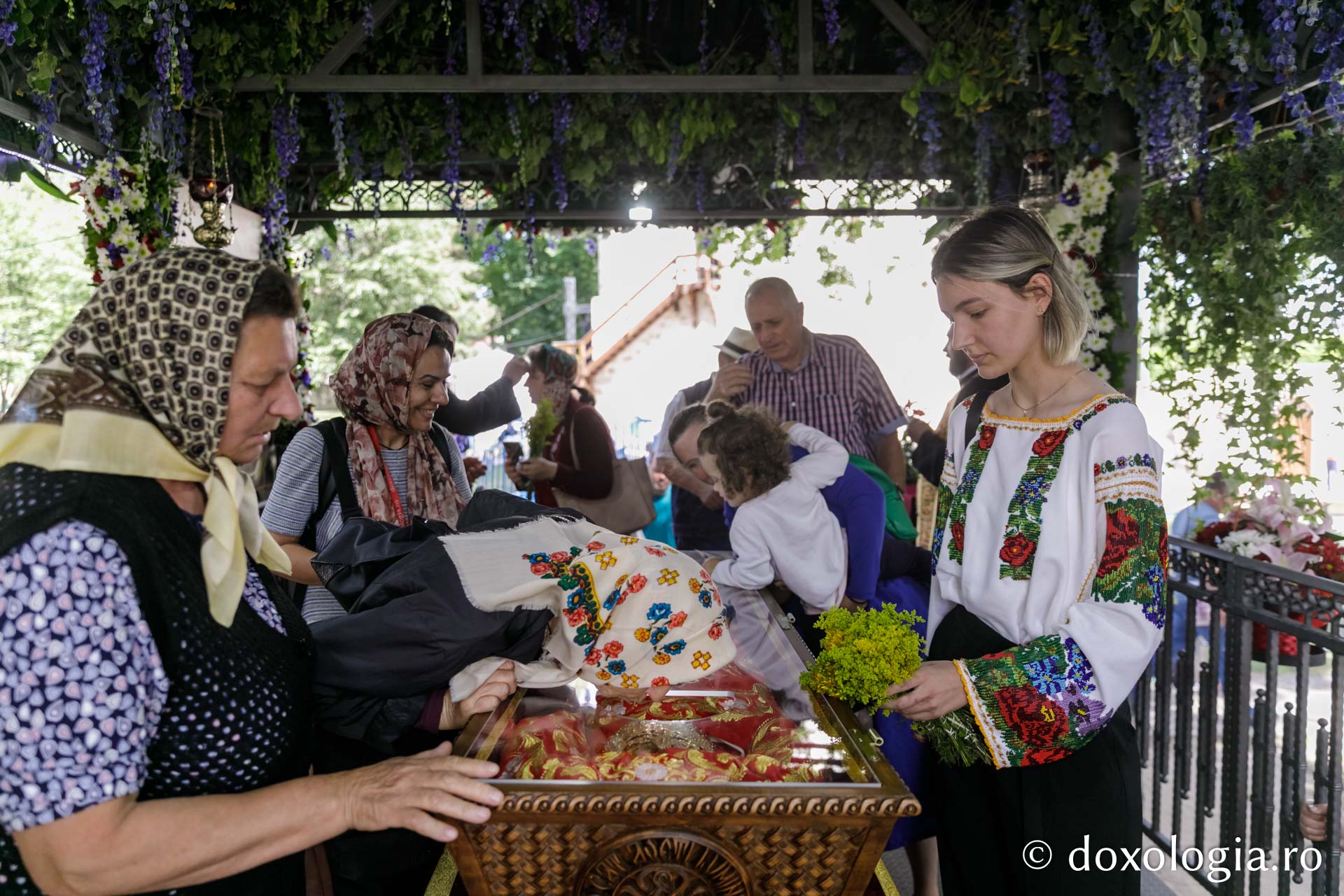 PS Părinte Andrei, către pelerinii Sfântului Ioan cel Nou: „Cine ne adună pe noi, dacă nu dragostea față de Dumnezeu și față de oameni?”