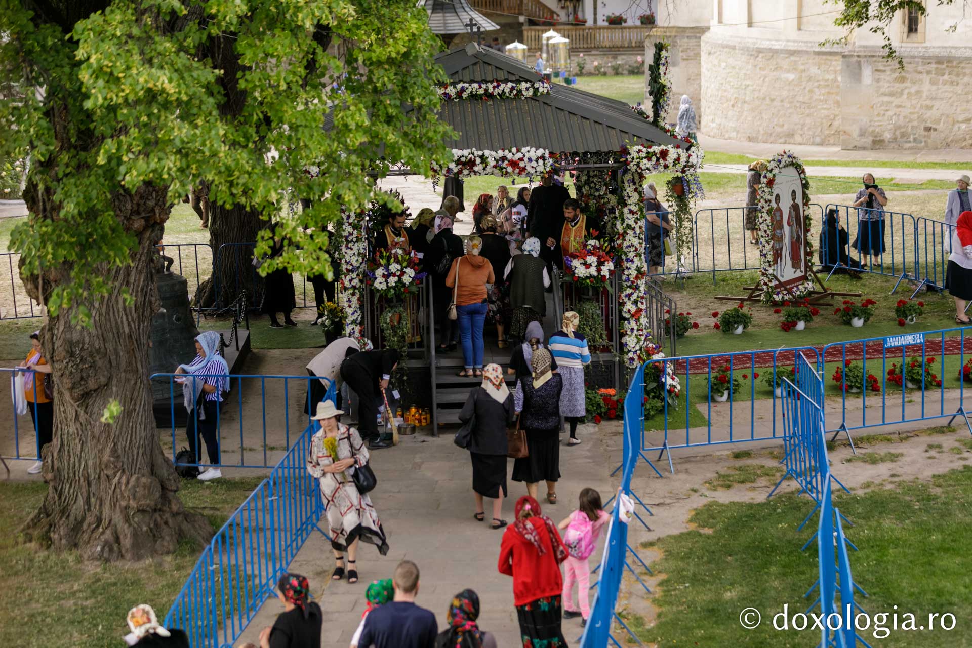 PS Părinte Andrei, către pelerinii Sfântului Ioan cel Nou: „Cine ne adună pe noi, dacă nu dragostea față de Dumnezeu și față de oameni?”