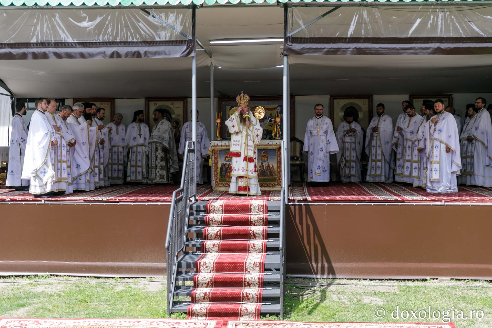 PS Părinte Andrei, către pelerinii Sfântului Ioan cel Nou: „Cine ne adună pe noi, dacă nu dragostea față de Dumnezeu și față de oameni?”