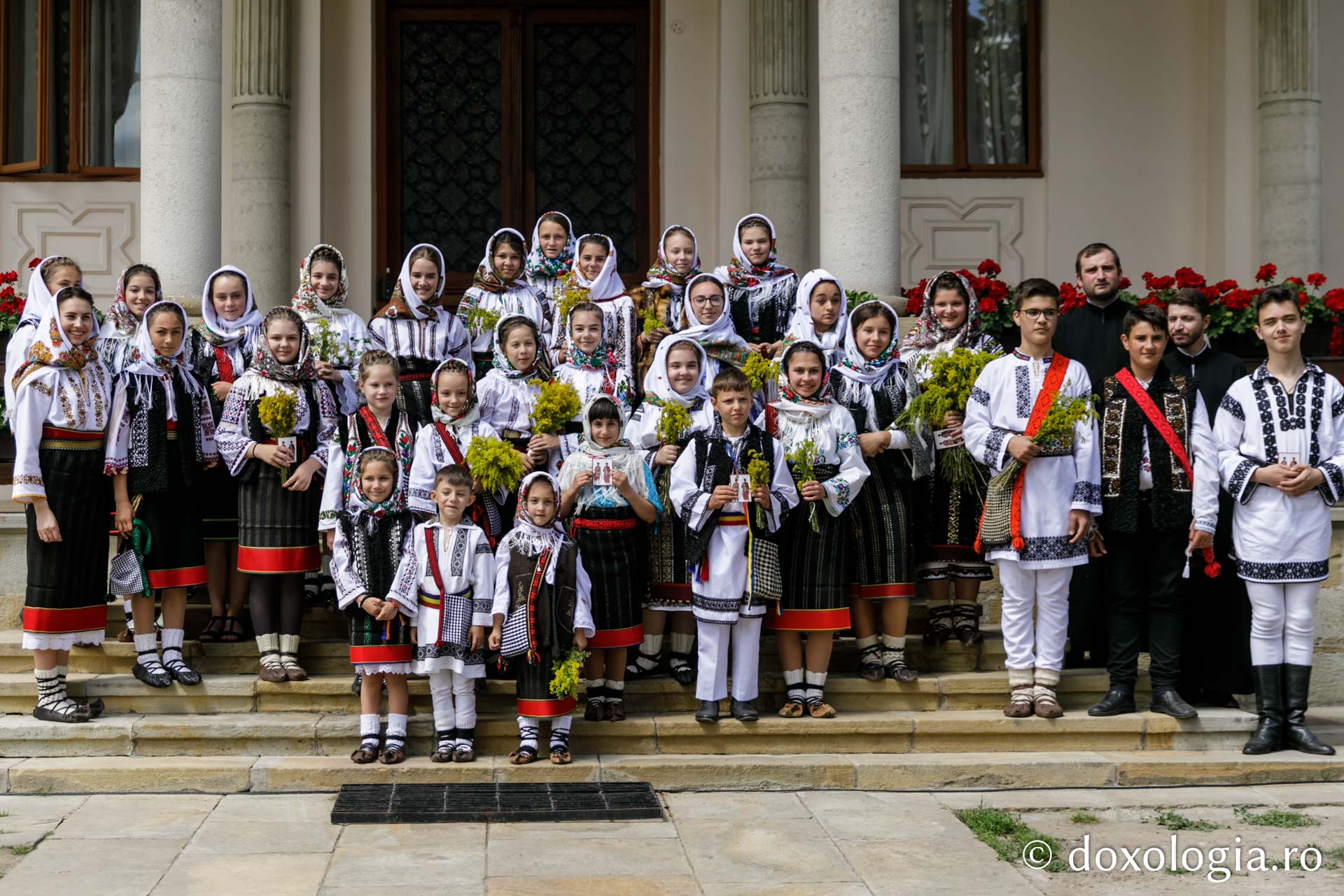 PS Părinte Andrei, către pelerinii Sfântului Ioan cel Nou: „Cine ne adună pe noi, dacă nu dragostea față de Dumnezeu și față de oameni?”