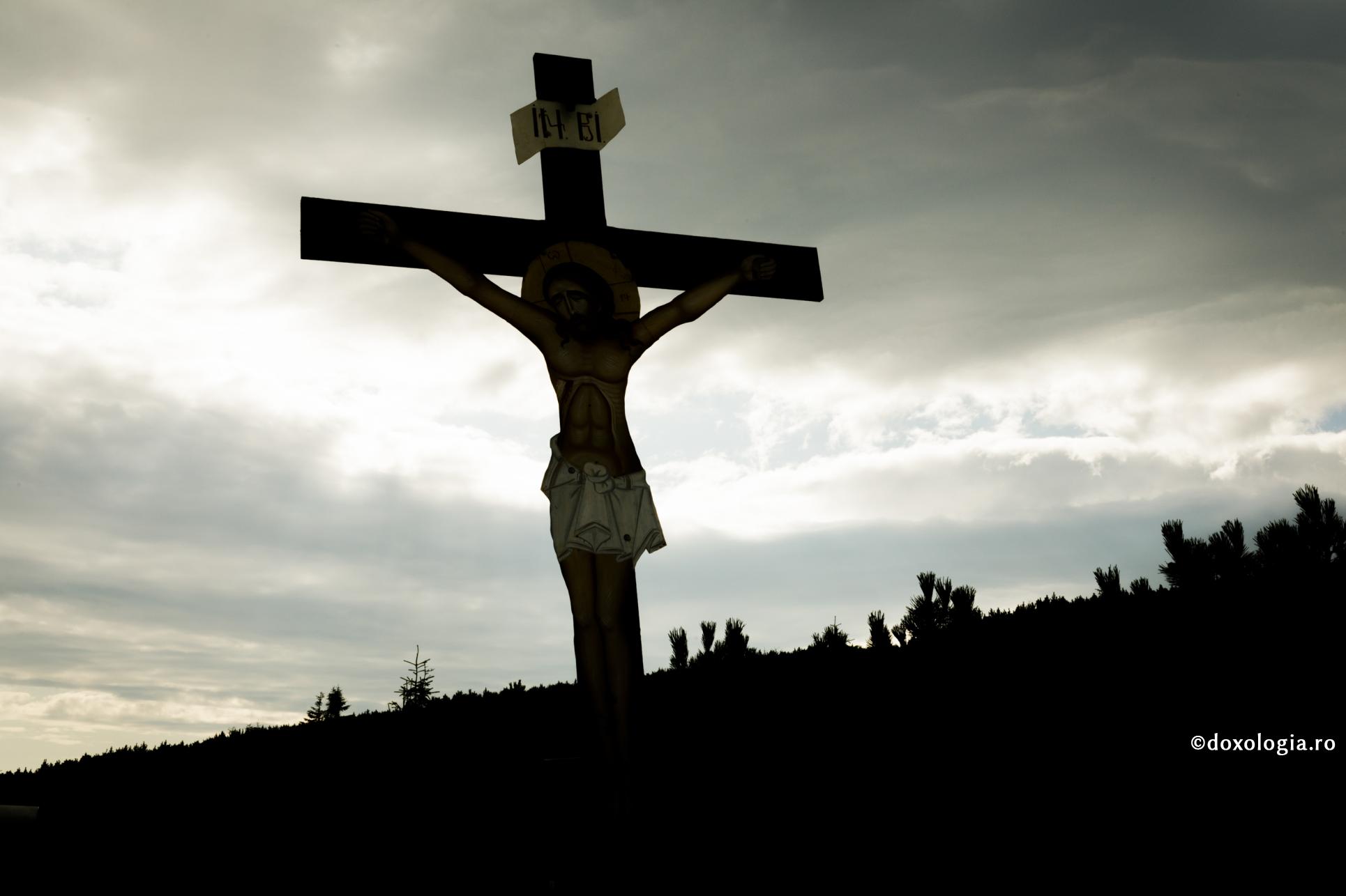 Să porți în minte smerenia Domnului răstignit