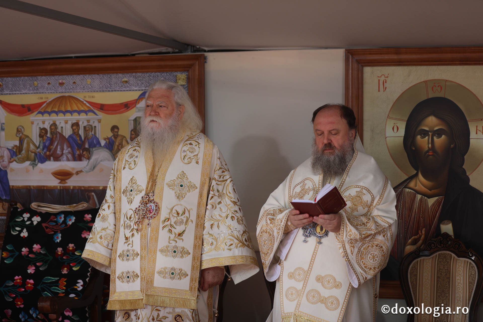 Foto: pr. Silviu Cluci Zi de mare sărbătoare în cetatea Sucevei: credincioși din toate părțile țării, uniți în duh și rugăciune la hramul Sfântului Ioan cel Nou