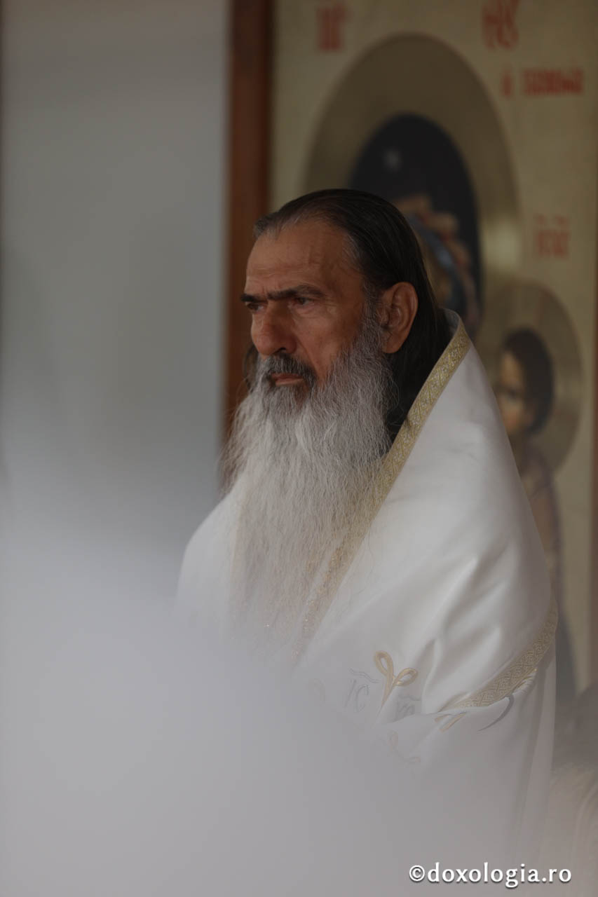 Foto: pr. Silviu Cluci Zi de mare sărbătoare în cetatea Sucevei: credincioși din toate părțile țării, uniți în duh și rugăciune la hramul Sfântului Ioan cel Nou