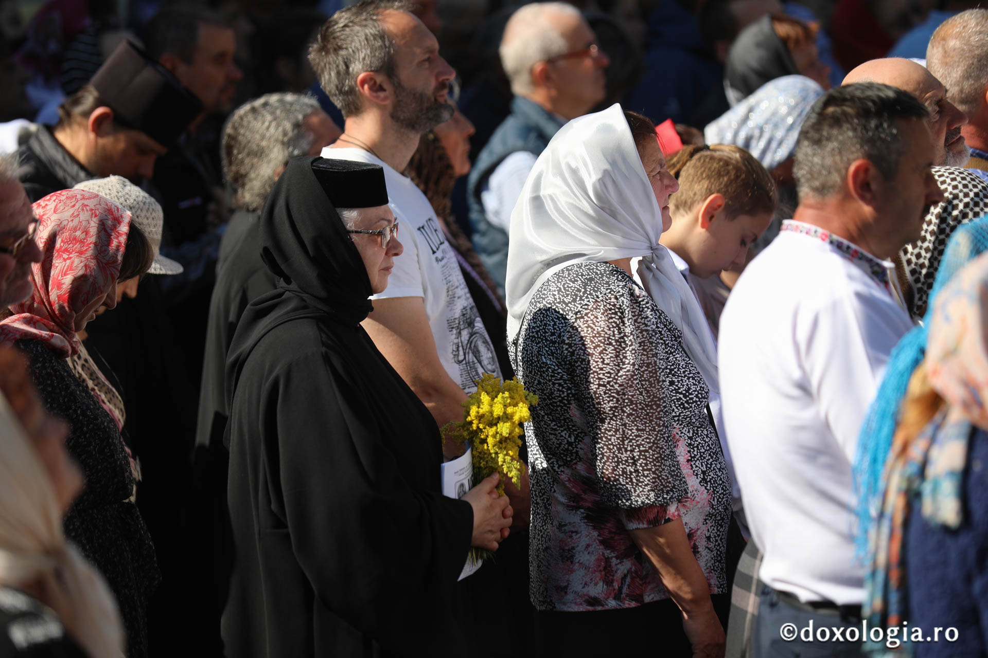 Foto: pr. Silviu Cluci Zi de mare sărbătoare în cetatea Sucevei: credincioși din toate părțile țării, uniți în duh și rugăciune la hramul Sfântului Ioan cel Nou
