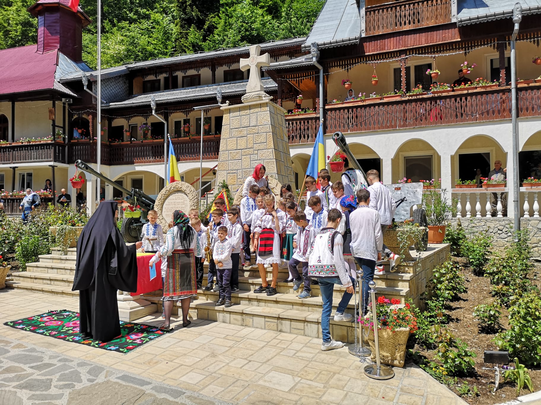 „Înălțarea Domnului”, prăznuită la Mănăstirea Eroilor din județul Neamț