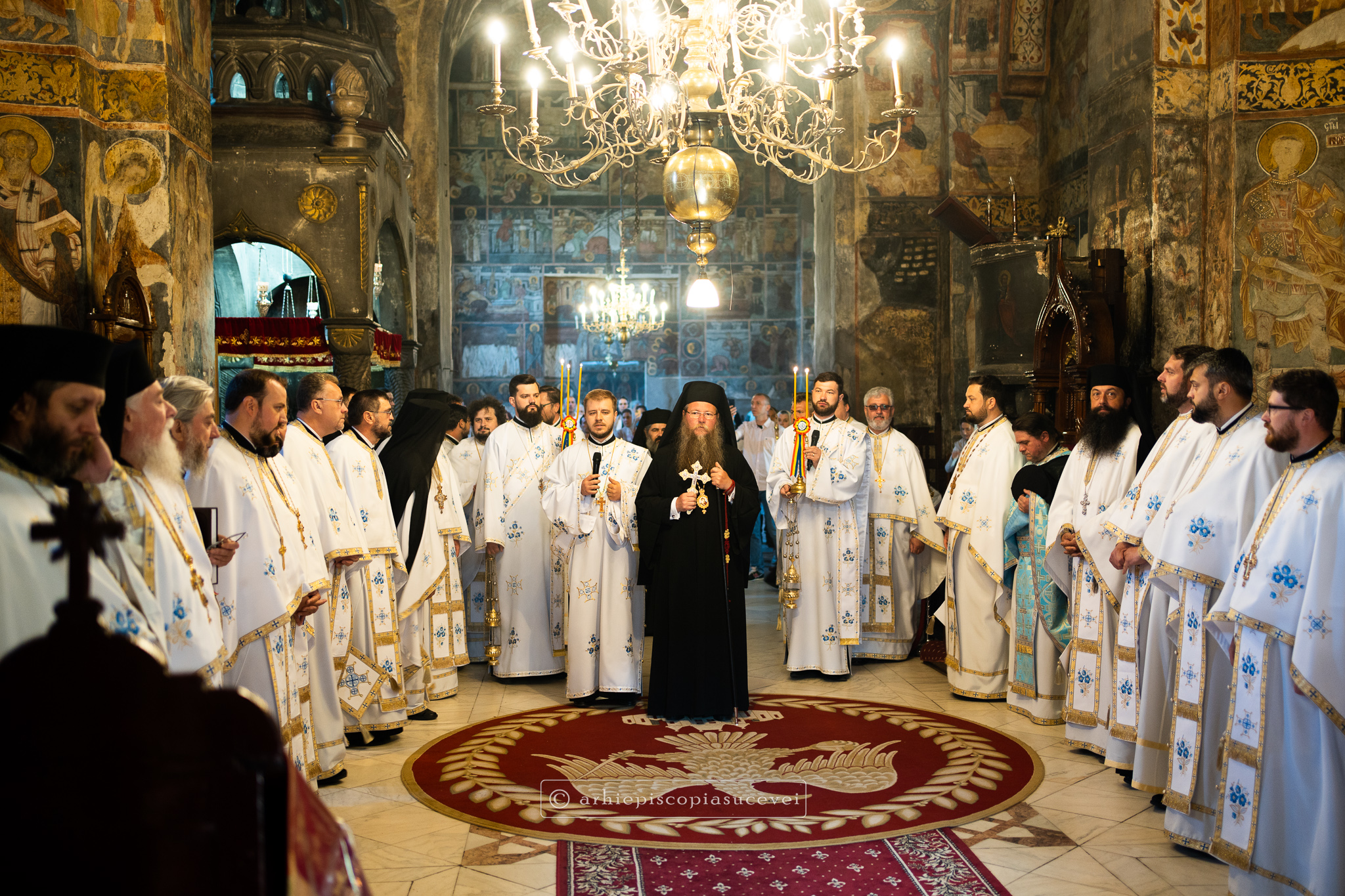 PS Părinte Andrei, către pelerinii Sfântului Ioan cel Nou: „Cine ne adună pe noi, dacă nu dragostea față de Dumnezeu și față de oameni?”