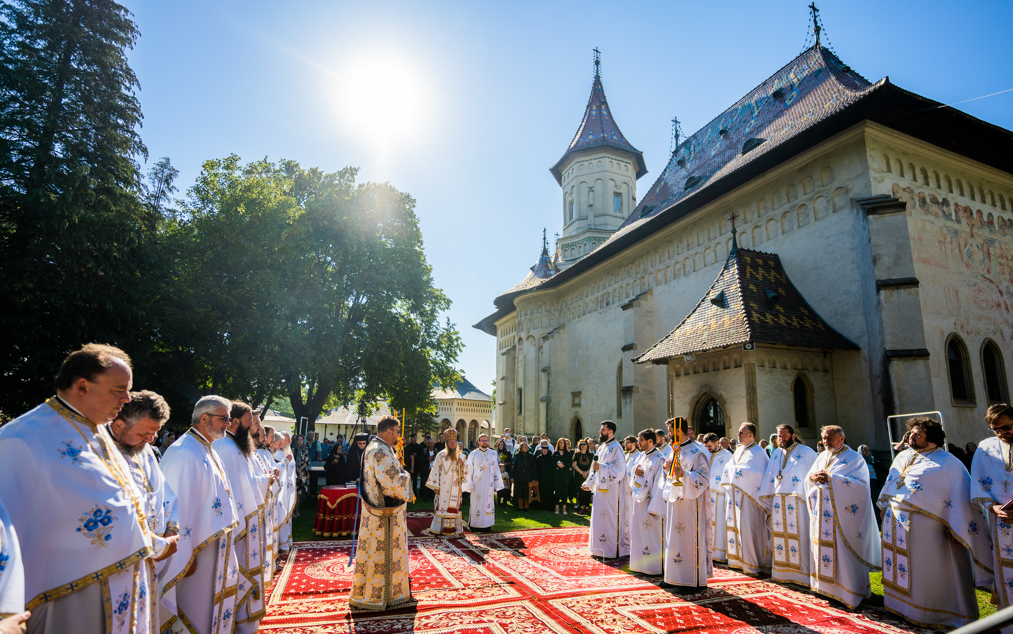 PS Părinte Andrei, către pelerinii Sfântului Ioan cel Nou: „Cine ne adună pe noi, dacă nu dragostea față de Dumnezeu și față de oameni?”