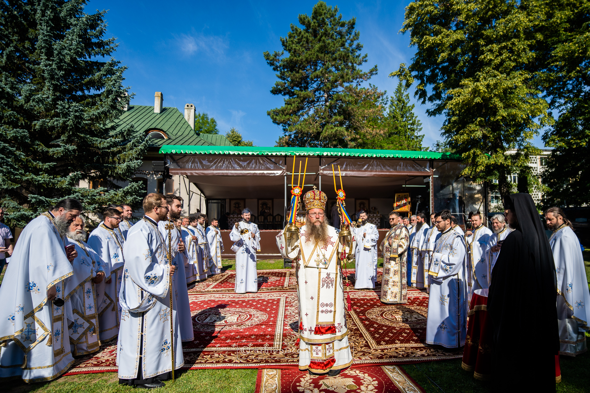 PS Părinte Andrei, către pelerinii Sfântului Ioan cel Nou: „Cine ne adună pe noi, dacă nu dragostea față de Dumnezeu și față de oameni?”