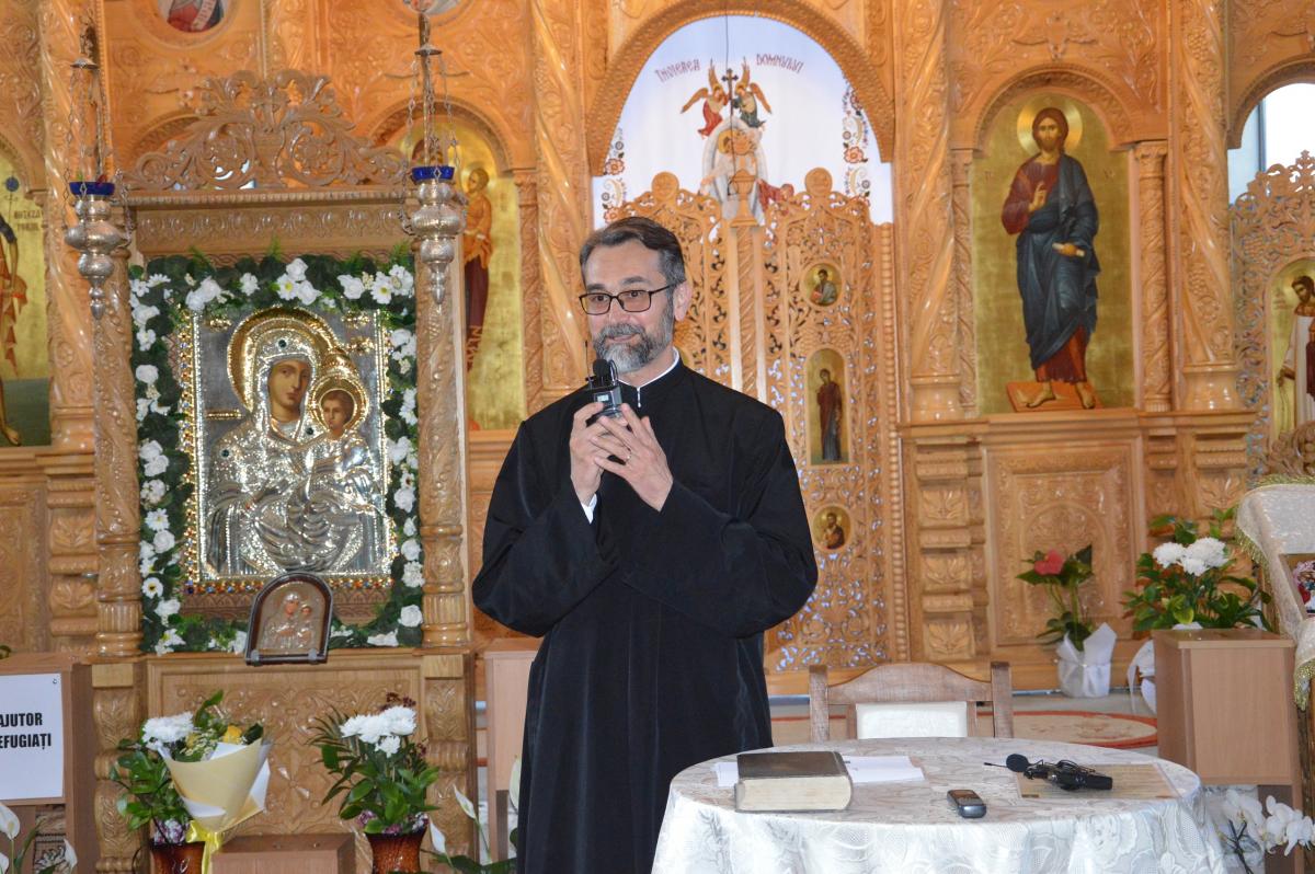Părintele Constantin Jinga a conferențiat la Moinești