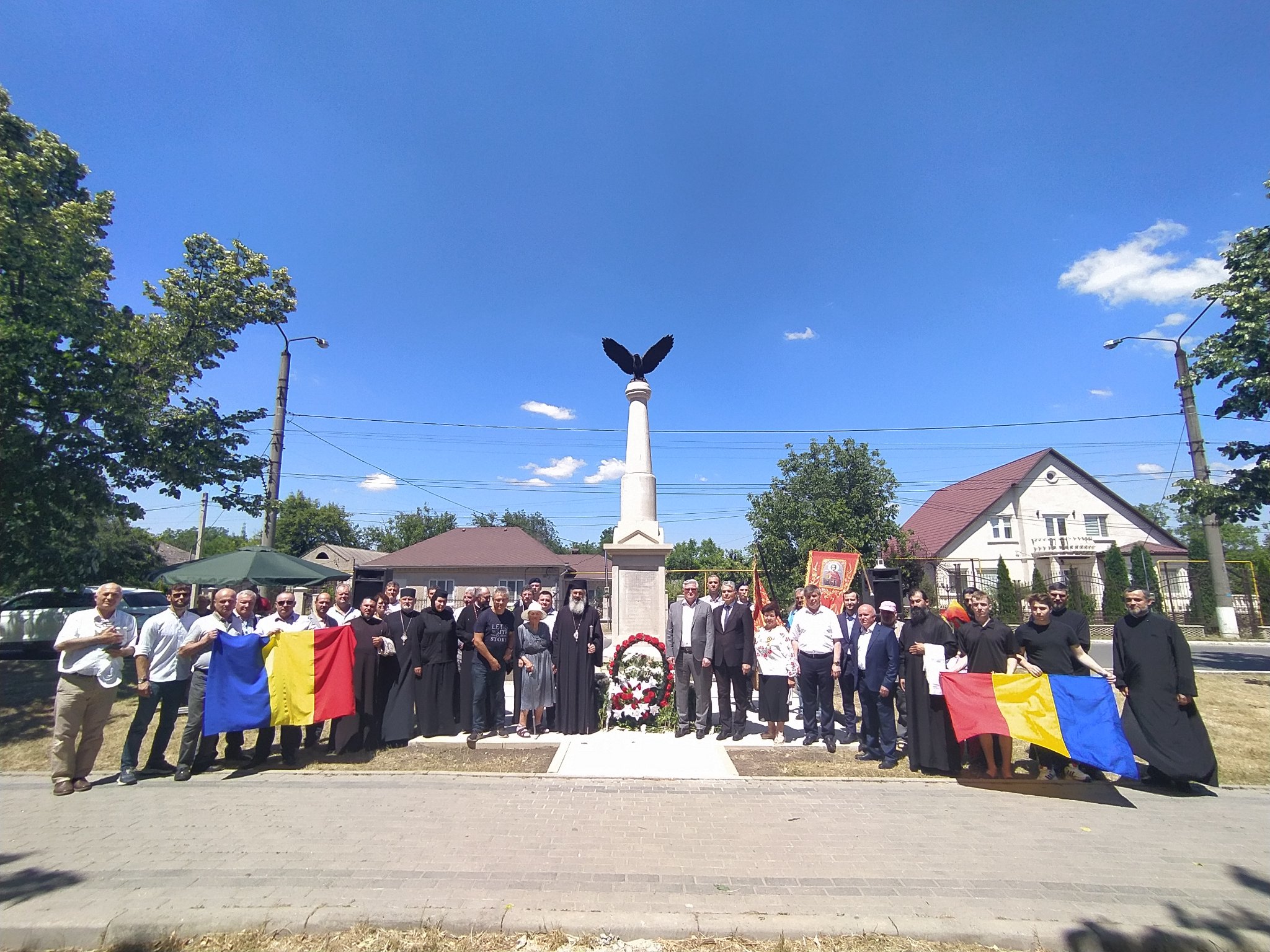 PS Antonie a sfinţit Monumentul Eroilor Români de la Florești