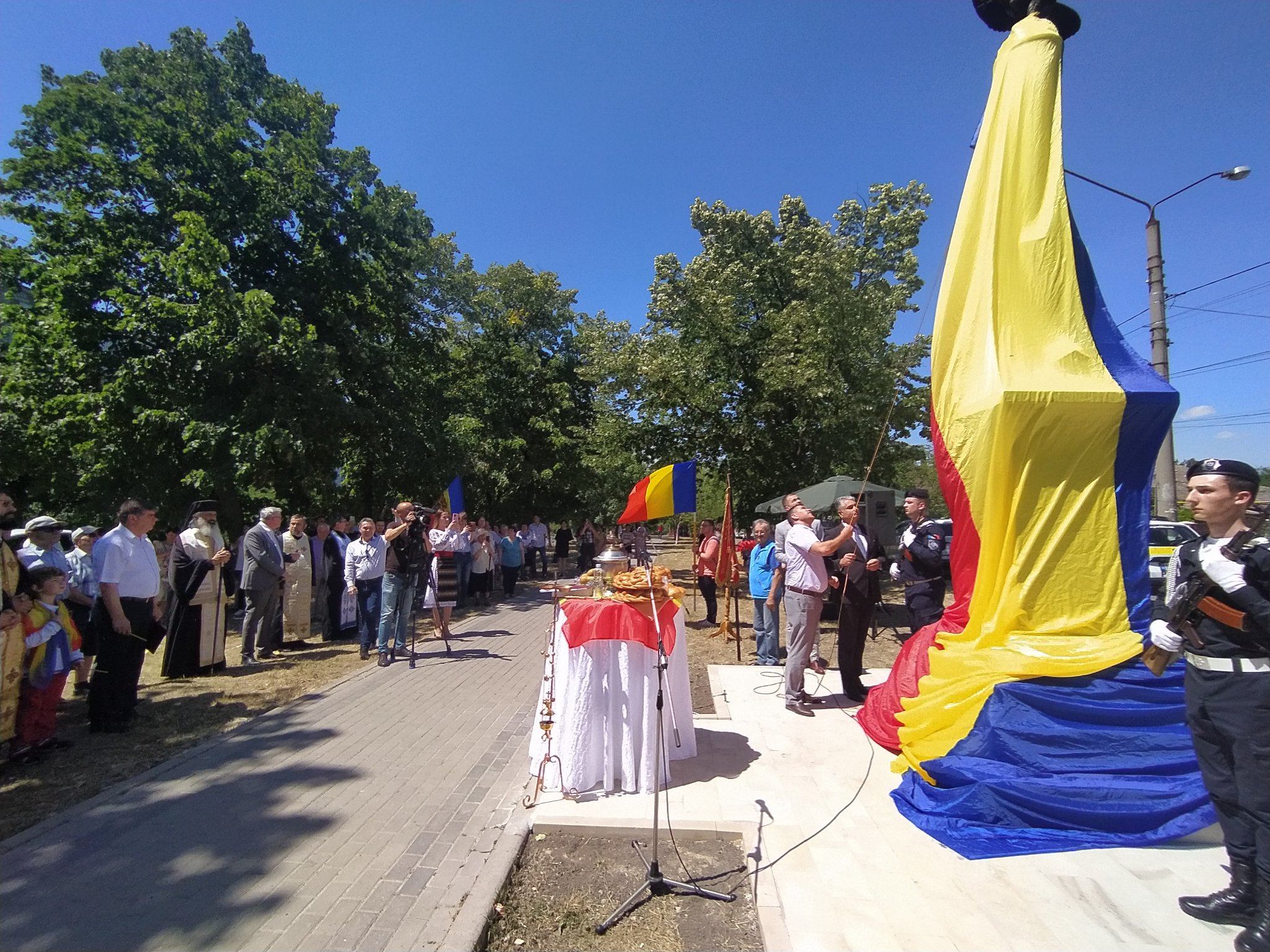 PS Antonie a sfinţit Monumentul Eroilor Români de la Florești