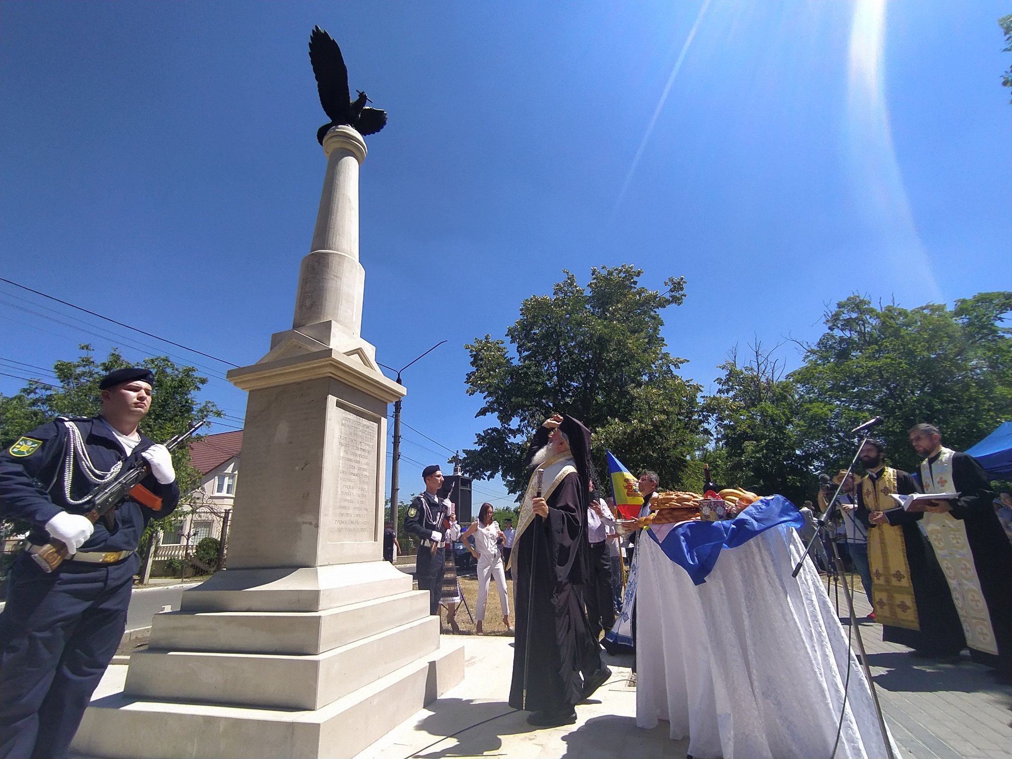 PS Antonie a sfinţit Monumentul Eroilor Români de la Florești