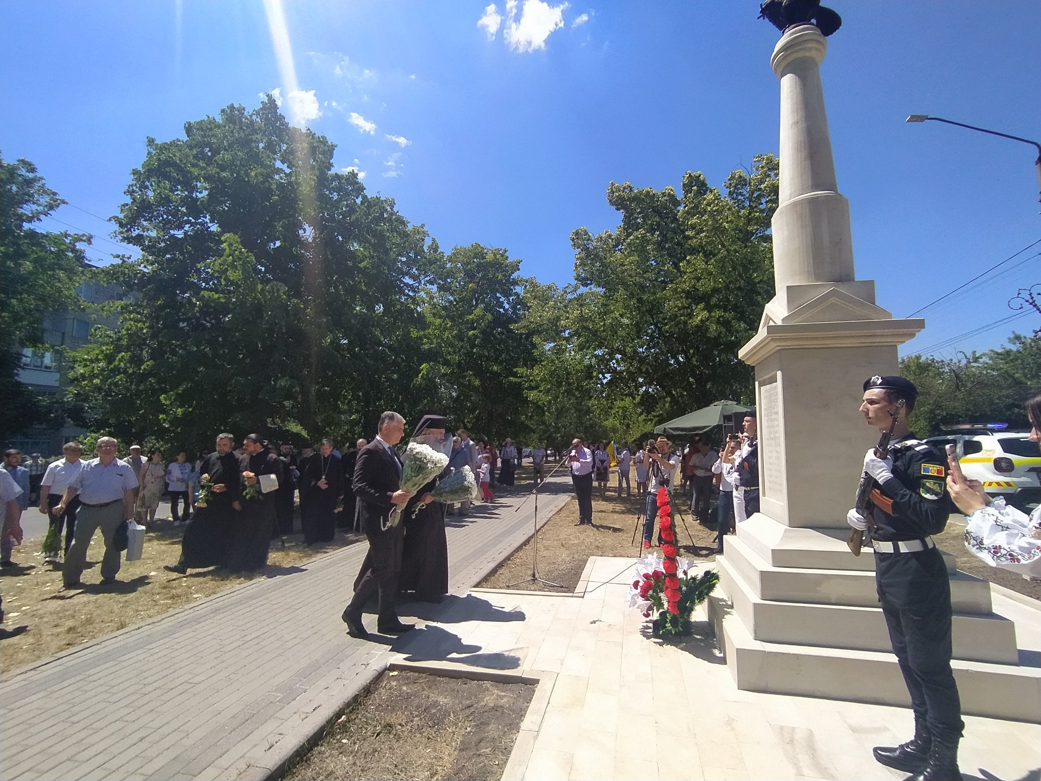 PS Antonie a sfinţit Monumentul Eroilor Români de la Florești