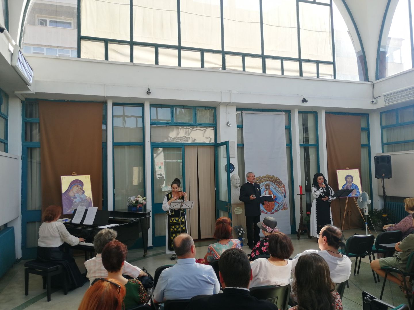 „Mântuitoarea rugăciune”, în premieră la Piatra-Neamţ