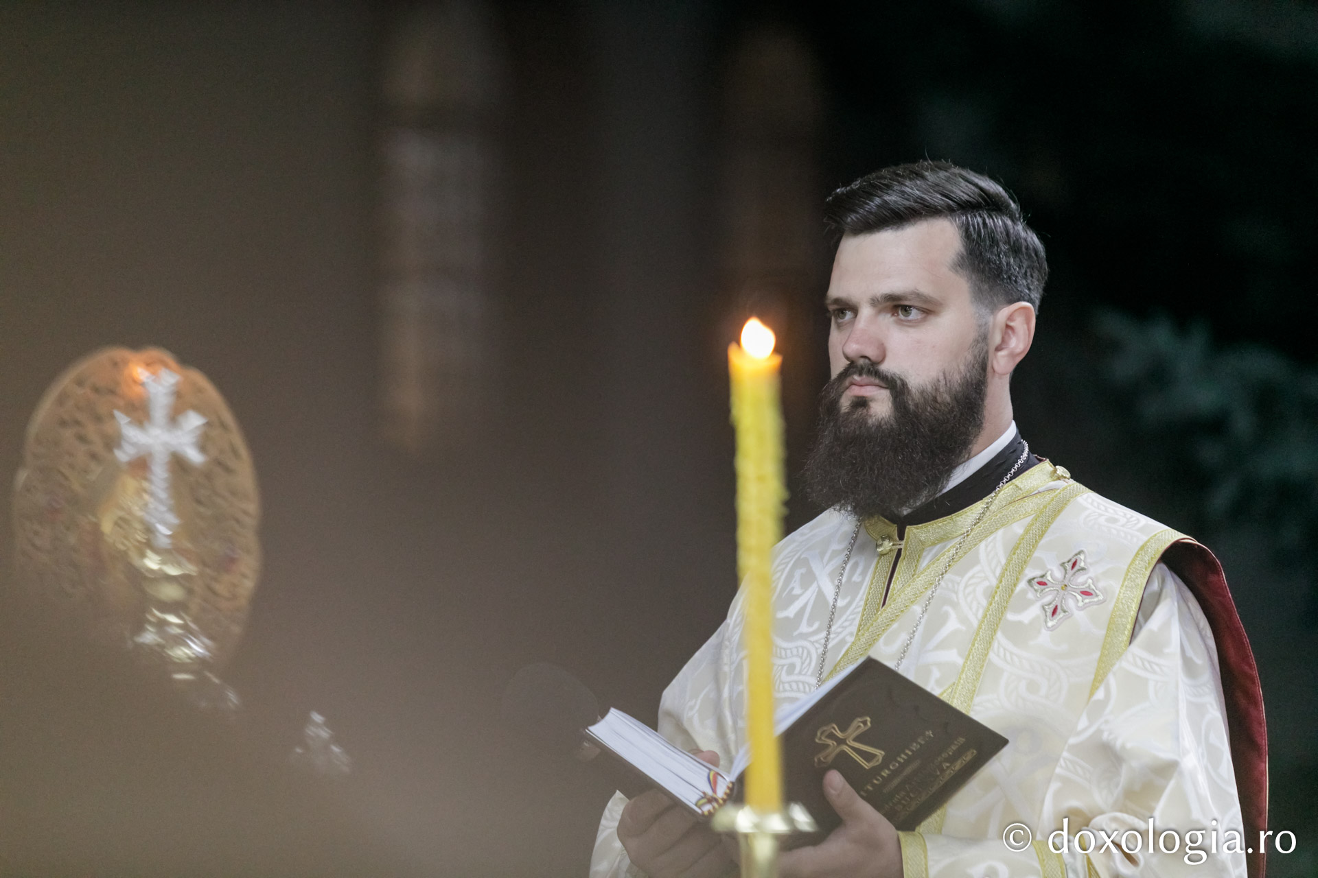 Foto: Pr. Silviu Cluci Slujbă de noapte în cinstea Sfântului Mare Mucenic Gheorghe #HramSuceava2022