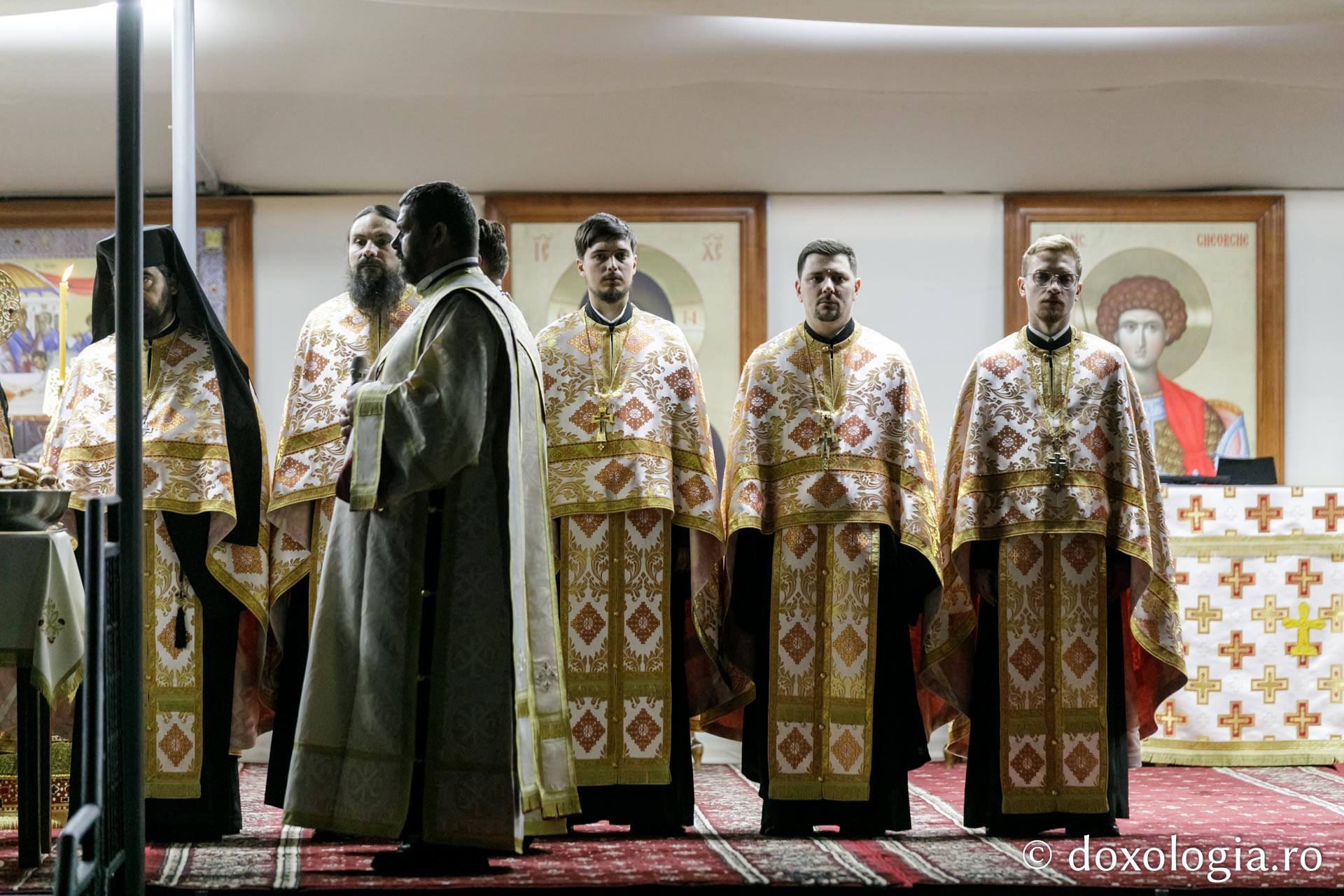 Foto: Pr. Silviu Cluci Slujbă de noapte în cinstea Sfântului Mare Mucenic Gheorghe #HramSuceava2022